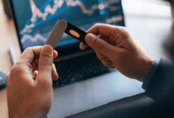 Hardware Crypto Wallets Hardware Crypto Wallets